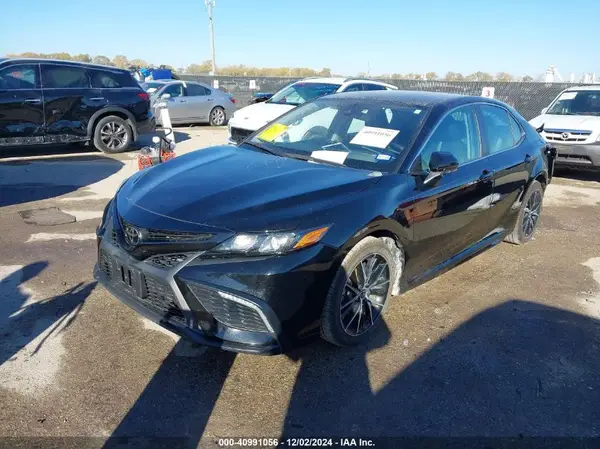 4T1G11AK9NU671325 2022 TOYOTA CAMRY - Image 2