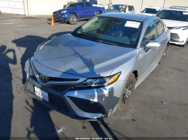 4T1G11AK9NU673270 2022 TOYOTA CAMRY - Image 2