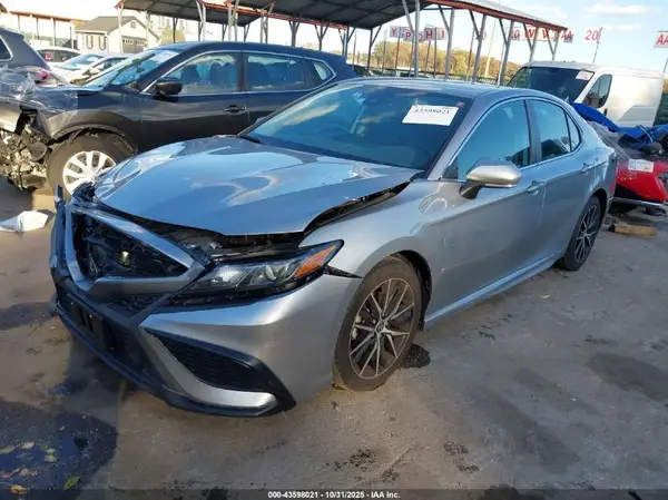 4T1G11AK9NU673902 2022 TOYOTA CAMRY - Image 2