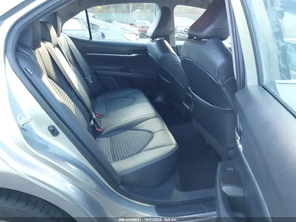 4T1G11AK9NU673902 2022 TOYOTA CAMRY - Image 8