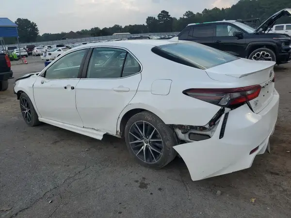 4T1G11AK9NU675021 2022 TOYOTA CAMRY - Image 2