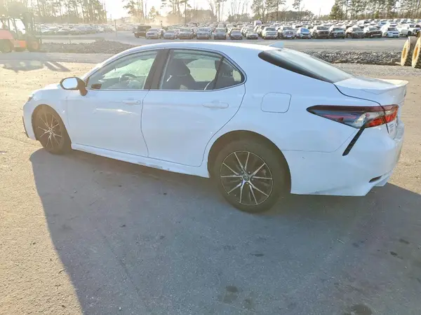 4T1G11AK9NU678887 2022 TOYOTA CAMRY - Image 2