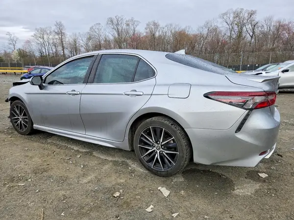 4T1G11AK9NU679814 2022 TOYOTA CAMRY - Image 2