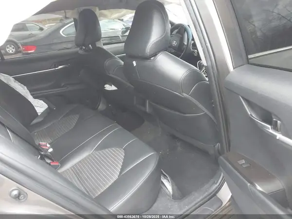 4T1G11AK9NU684401 2022 TOYOTA CAMRY - Image 8