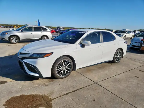 4T1G11AK9NU692790 2022 TOYOTA CAMRY - Image 1