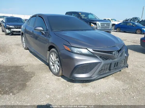 4T1G11AK9NU695219 2022 TOYOTA CAMRY - Image 1