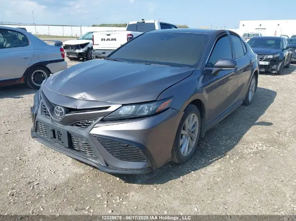4T1G11AK9NU695219 2022 TOYOTA CAMRY - Image 2