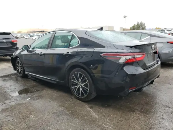 4T1G11AK9NU696578 2022 TOYOTA CAMRY - Image 2