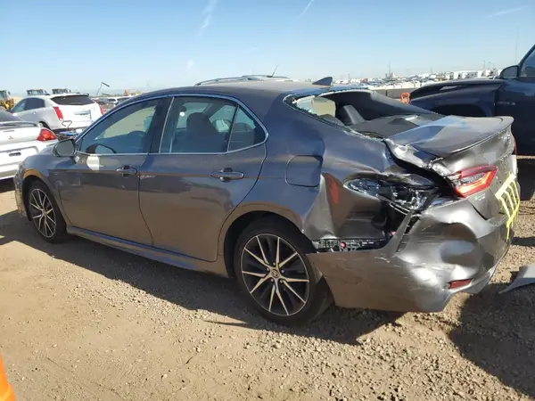 4T1G11AK9NU710057 2022 TOYOTA CAMRY - Image 2