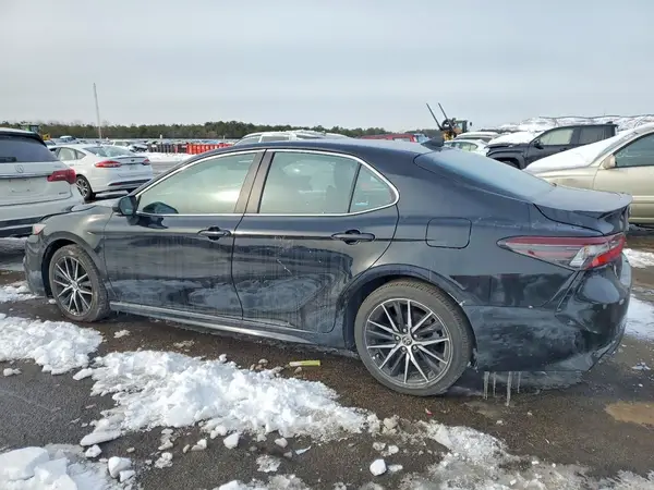 4T1G11AK9NU710768 2022 TOYOTA CAMRY - Image 2