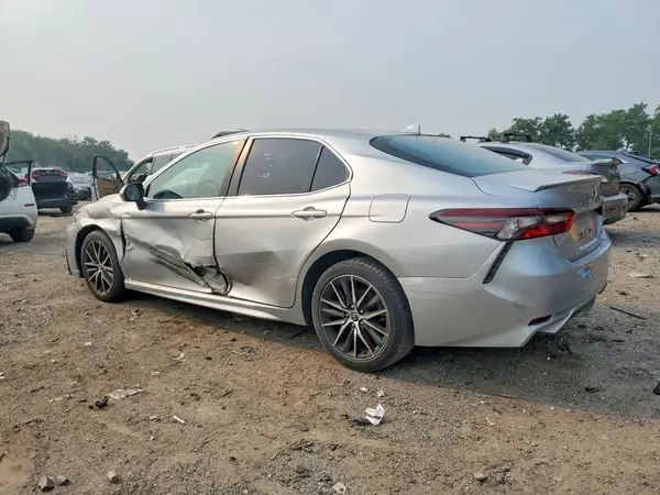 4T1G11AK9NU711547 2022 TOYOTA CAMRY - Image 2