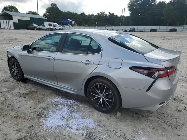 4T1G11AK9NU711810 2022 TOYOTA CAMRY - Image 2