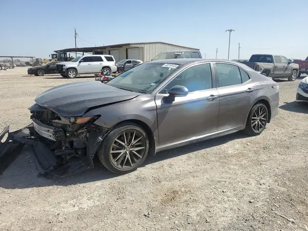 4T1G11AK9NU712147 2022 TOYOTA CAMRY - Image 1