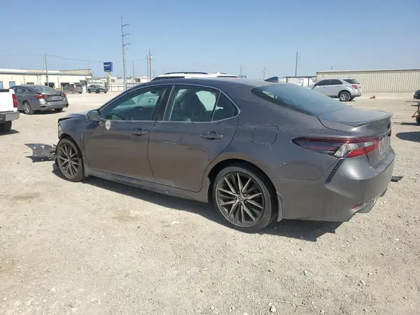 4T1G11AK9NU712147 2022 TOYOTA CAMRY - Image 2