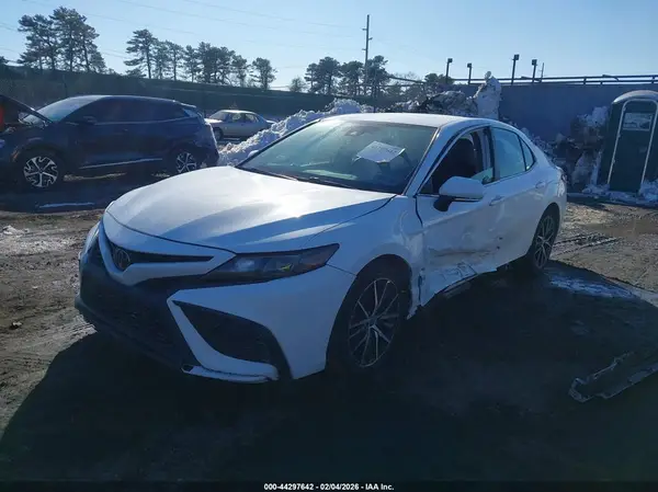 4T1G11AK9NU714299 2022 TOYOTA CAMRY - Image 2