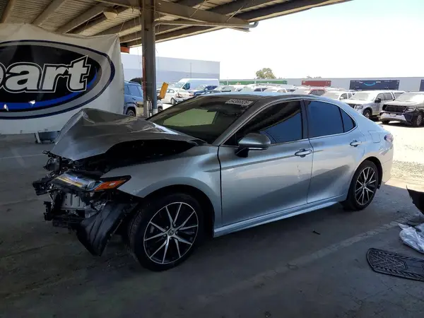 4T1G11AK9NU715761 2022 TOYOTA CAMRY - Image 1