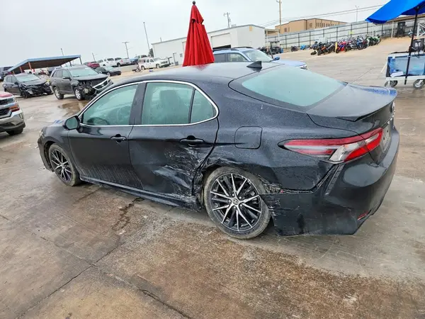 4T1G11AK9NU718756 2022 TOYOTA CAMRY - Image 2