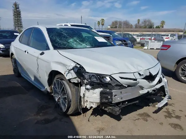 4T1G11AK9PU160748 2023 TOYOTA CAMRY - Image 1
