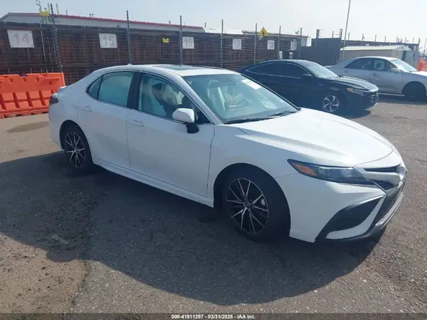 4T1G11AK9PU170826 2023 TOYOTA CAMRY - Image 1