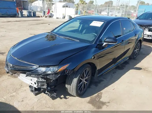 4T1G11AK9PU745975 2023 TOYOTA CAMRY - Image 2