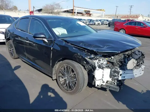 4T1G11AK9PU749475 2023 TOYOTA CAMRY - Image 1