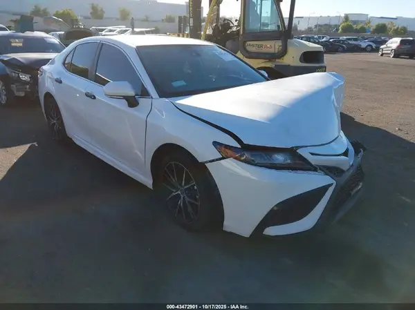 4T1G11AK9PU820545 2023 TOYOTA CAMRY - Image 1