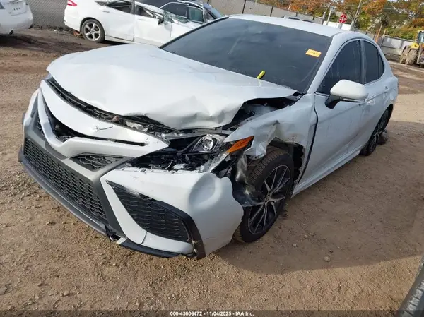 4T1G11AK9RU192344 2024 TOYOTA CAMRY - Image 2
