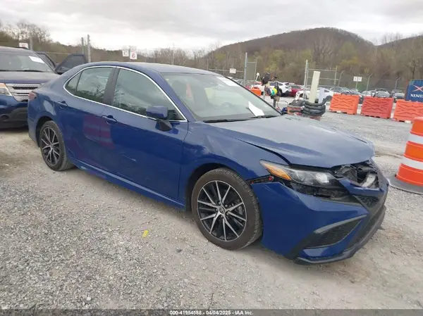 4T1G11AK9RU195714 2024 TOYOTA CAMRY - Image 1