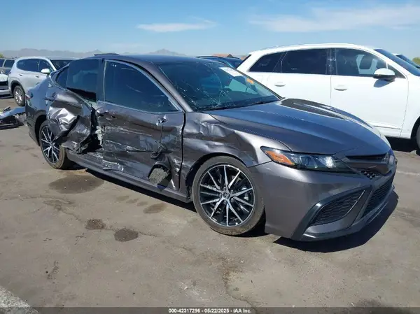 4T1G11AK9RU213659 2024 TOYOTA CAMRY - Image 1