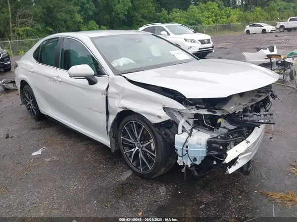 4T1G11AK9RU217369 2024 TOYOTA CAMRY - Image 1