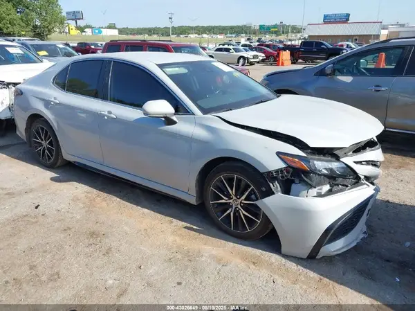 4T1G11AK9RU228467 2024 TOYOTA CAMRY - Image 1