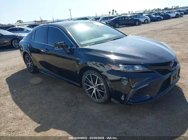 4T1G11AK9RU240229 2024 TOYOTA CAMRY - Image 1