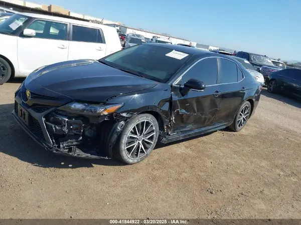 4T1G11AK9RU240229 2024 TOYOTA CAMRY - Image 2