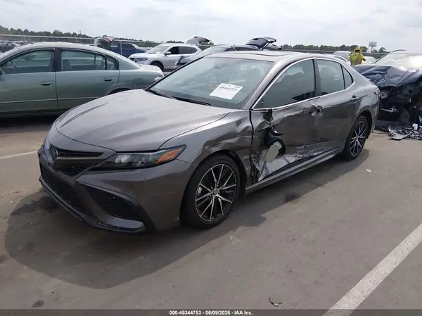 4T1G11AK9RU242675 2024 TOYOTA CAMRY - Image 2