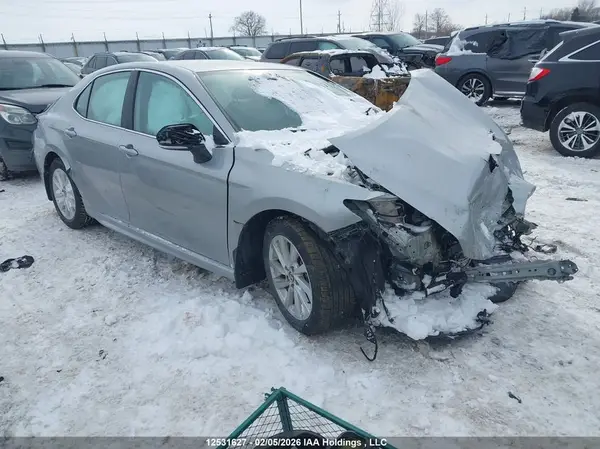4T1G11AK9RU244300 2024 TOYOTA CAMRY - Image 1