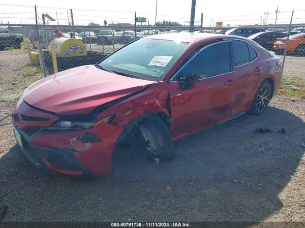 4T1G11AK9RU257032 2024 TOYOTA CAMRY - Image 2
