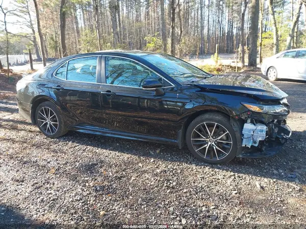 4T1G11AK9RU844878 2024 TOYOTA CAMRY - Image 1