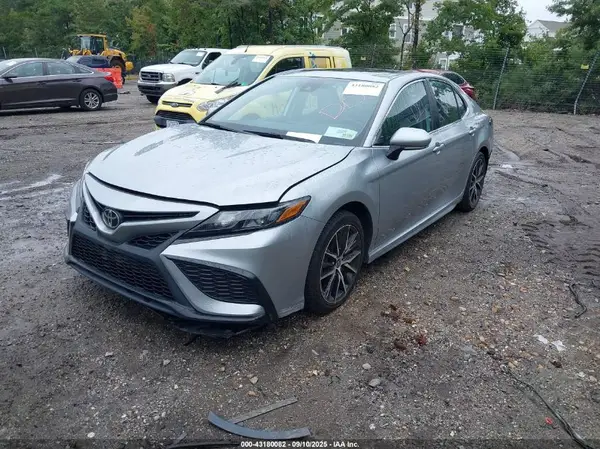 4T1G11AK9RU856321 2024 TOYOTA CAMRY - Image 2