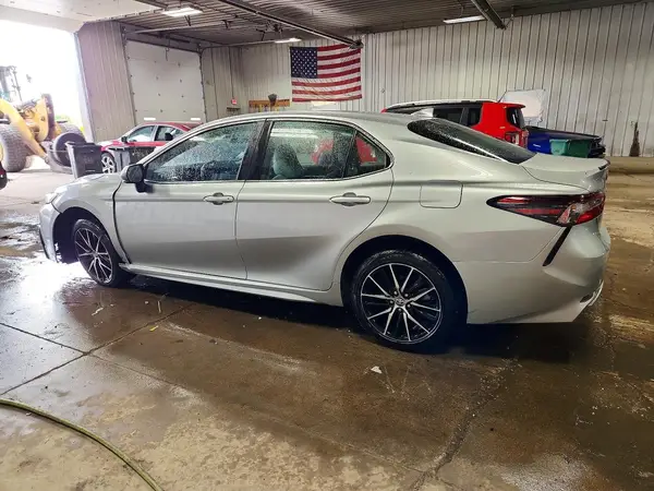 4T1G11AK9RU858635 2024 TOYOTA CAMRY - Image 2
