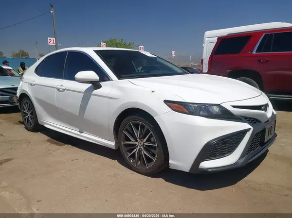 4T1G11AK9RU871661 2024 TOYOTA CAMRY - Image 1