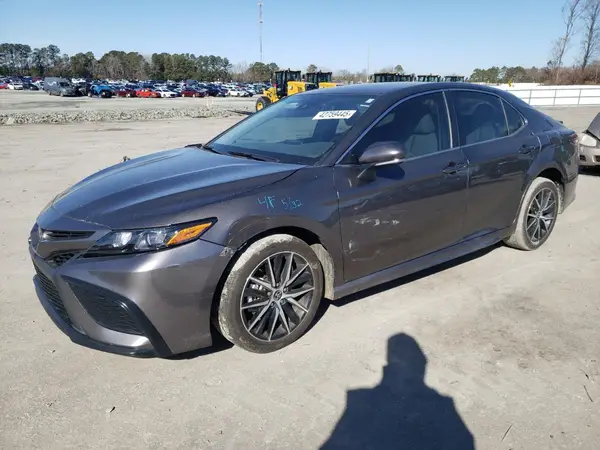 4T1G11AK9RU877279 2024 TOYOTA CAMRY - Image 1