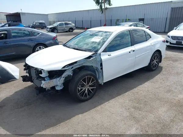 4T1G11AK9RU882367 2024 TOYOTA CAMRY - Image 2