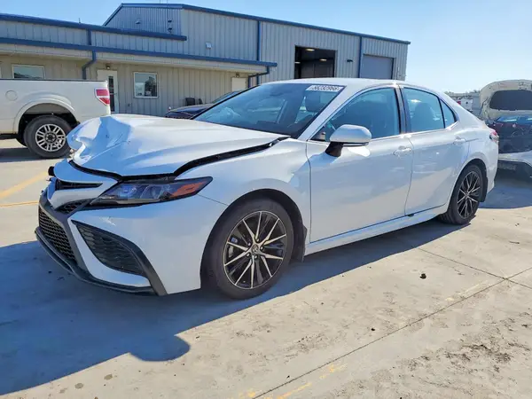 4T1G11AK9RU883082 2024 TOYOTA CAMRY - Image 1