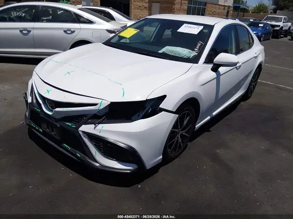 4T1G11AK9RU887424 2024 TOYOTA CAMRY - Image 2