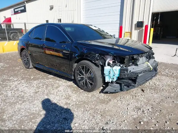 4T1G11AK9RU887536 2024 TOYOTA CAMRY - Image 1