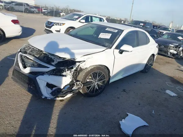 4T1G11AK9RU888735 2024 TOYOTA CAMRY - Image 2