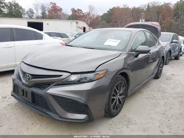 4T1G11AK9RU891697 2024 TOYOTA CAMRY - Image 2