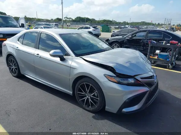 4T1G11AK9RU894843 2024 TOYOTA CAMRY - Image 1