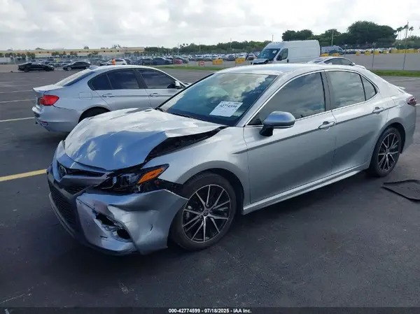 4T1G11AK9RU894843 2024 TOYOTA CAMRY - Image 2