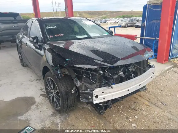 4T1G11AK9RU902682 2024 TOYOTA CAMRY - Image 1